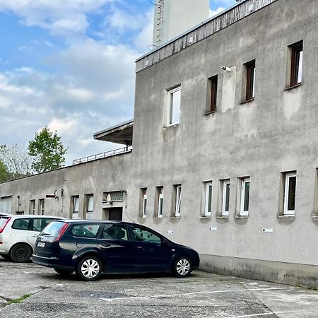 Monstera I Leilighet Kolín Eksteriør bilde