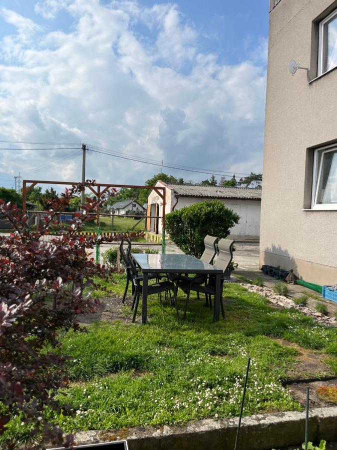 Monstera I Leilighet Kolín Eksteriør bilde